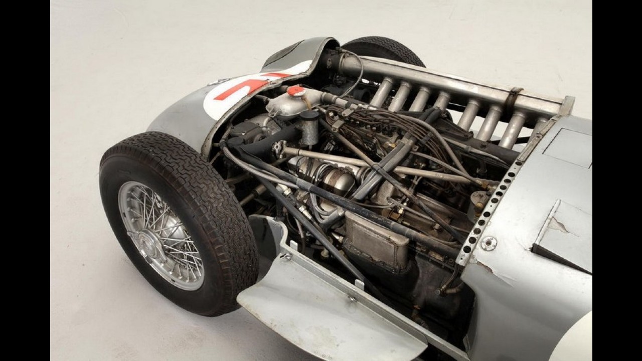 Por US$ 30 milhões, Mercedes de Fangio é o carro mais caro vendido em leilão