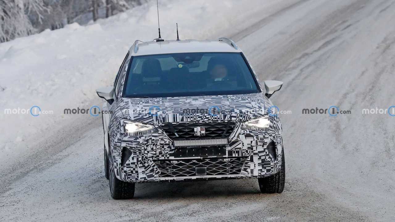 Seat Arona restyling, foto spia sulla neve