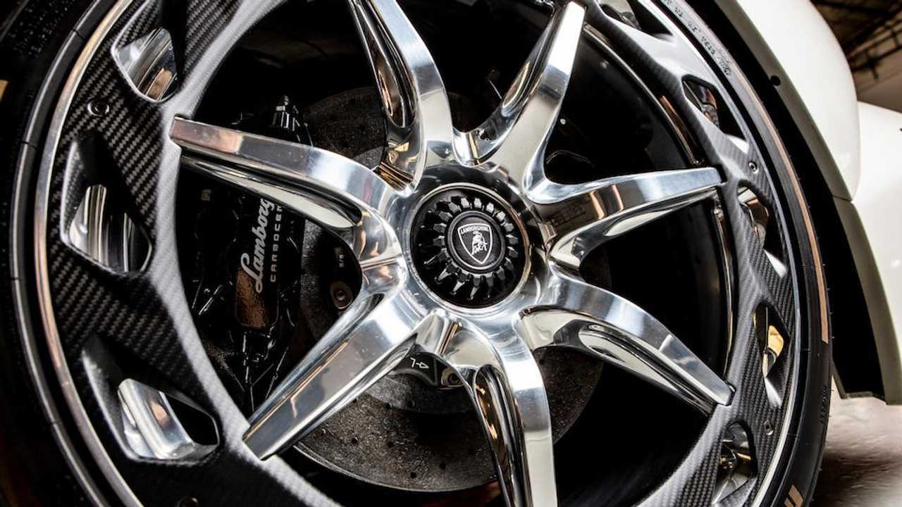 Lamborghini Veneno Roadster, venduta all'asta per 7,6 milioni di euro