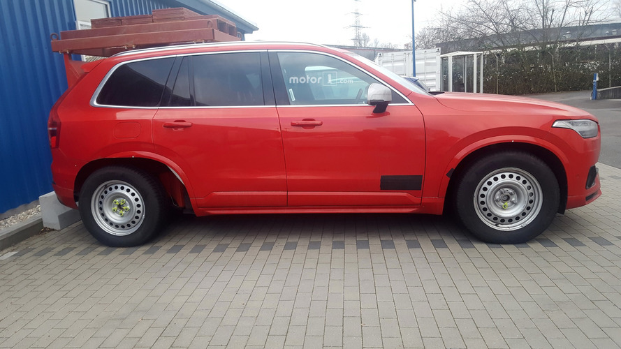 Volvo XC90 Spy Shots