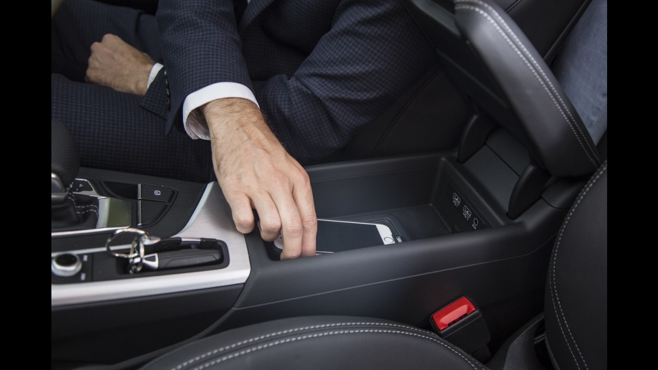 Audi apresenta acessório para carregamento sem fio de iPhone