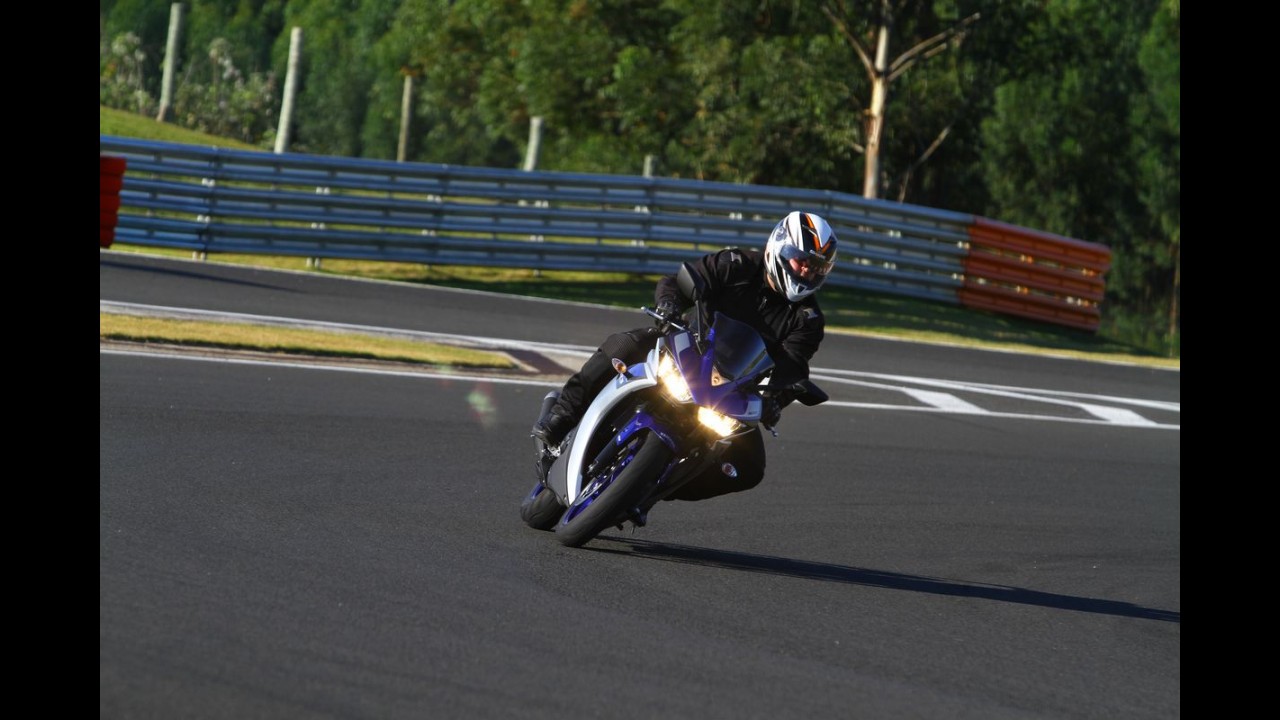 Volta rápida: Yamaha R3 vem infernizar a vida da Ninjinha
