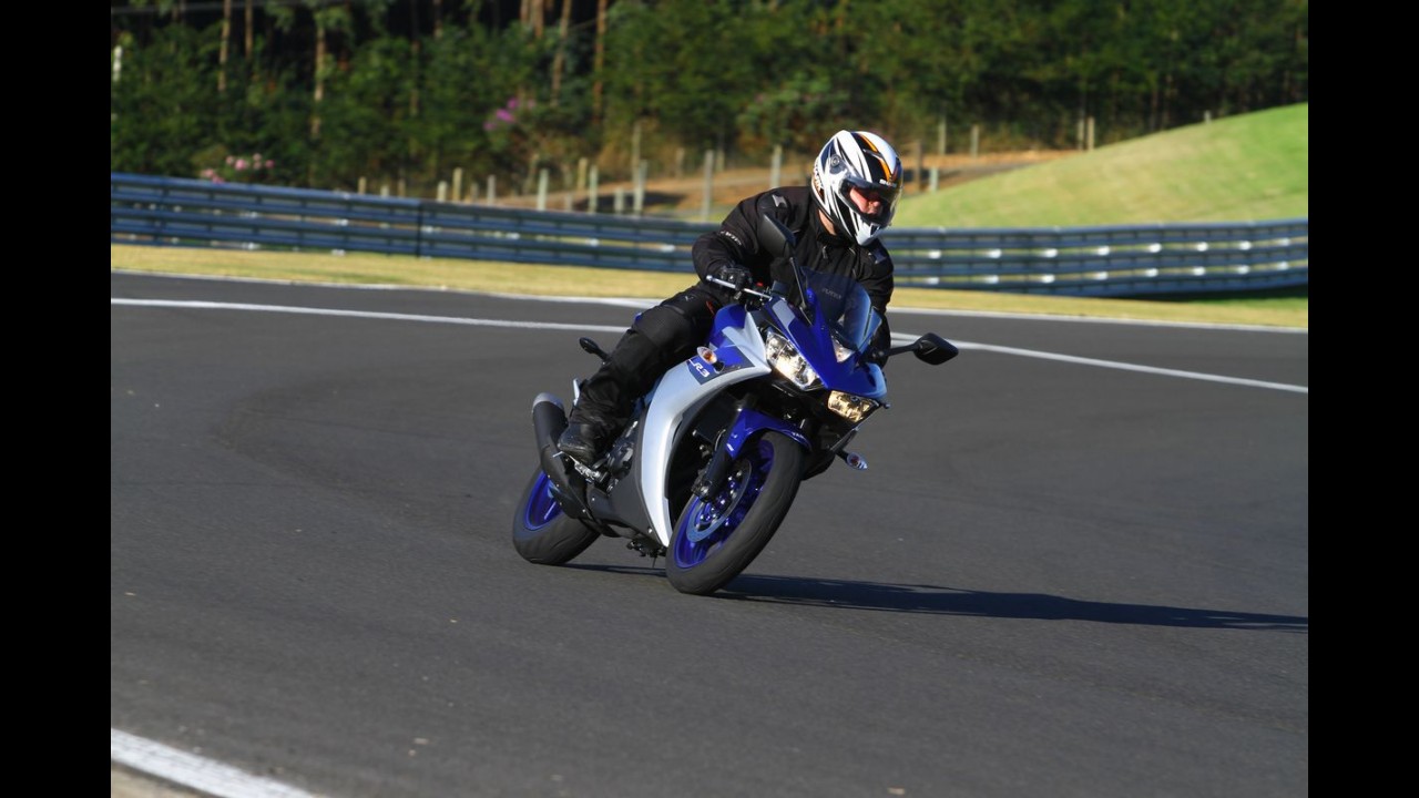 Volta rápida: Yamaha R3 vem infernizar a vida da Ninjinha