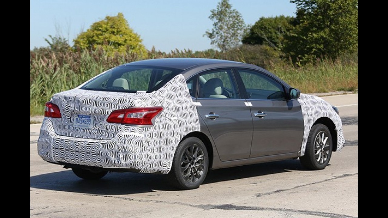 Flagra: Nissan Sentra reestilizado será apresentado em novembro