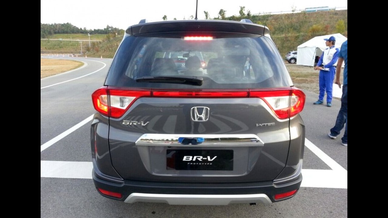 Crossover para sete, Honda BR-V aparece em detalhes pela primeira vez