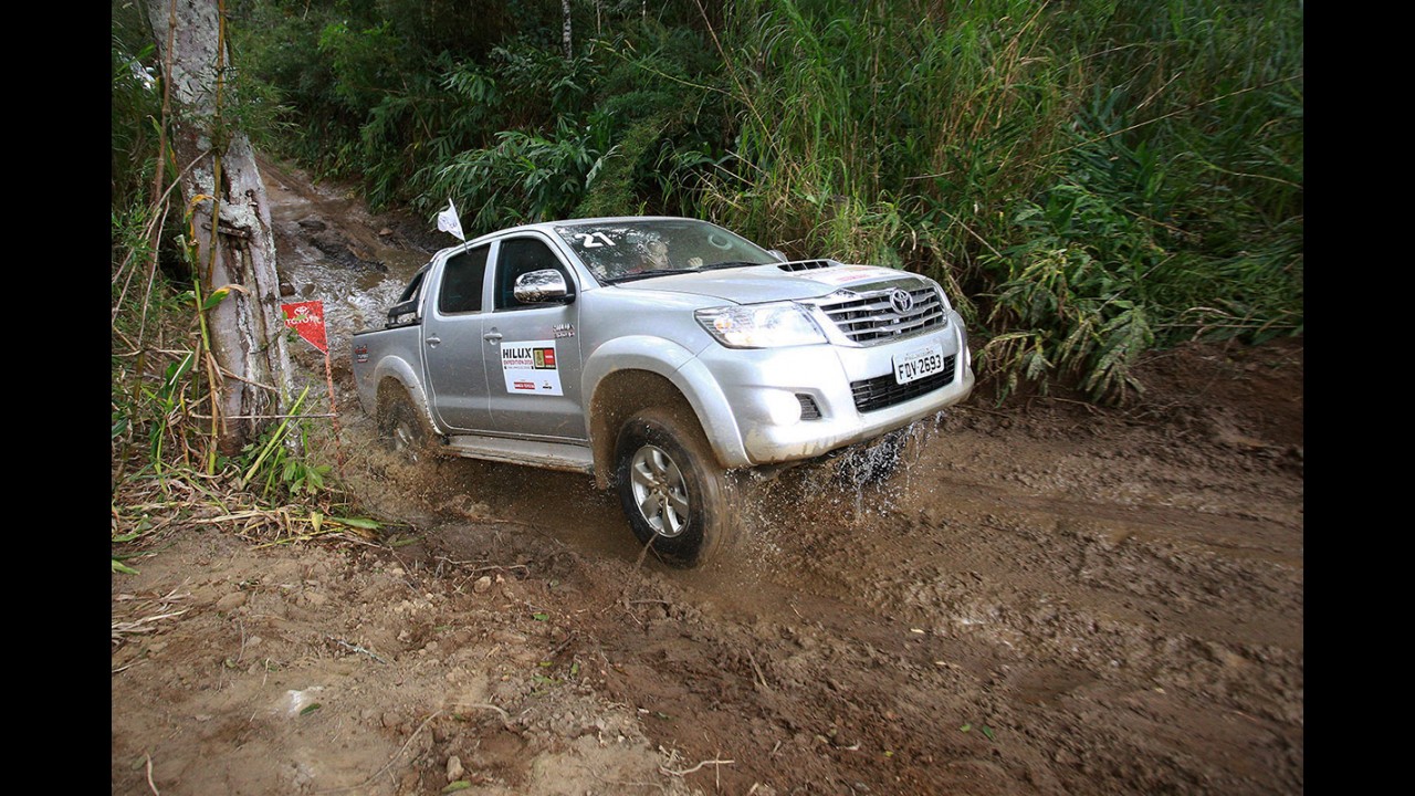 Toyota estimula uso esportivo de seus 4x4 na volta do Hilux Expedition