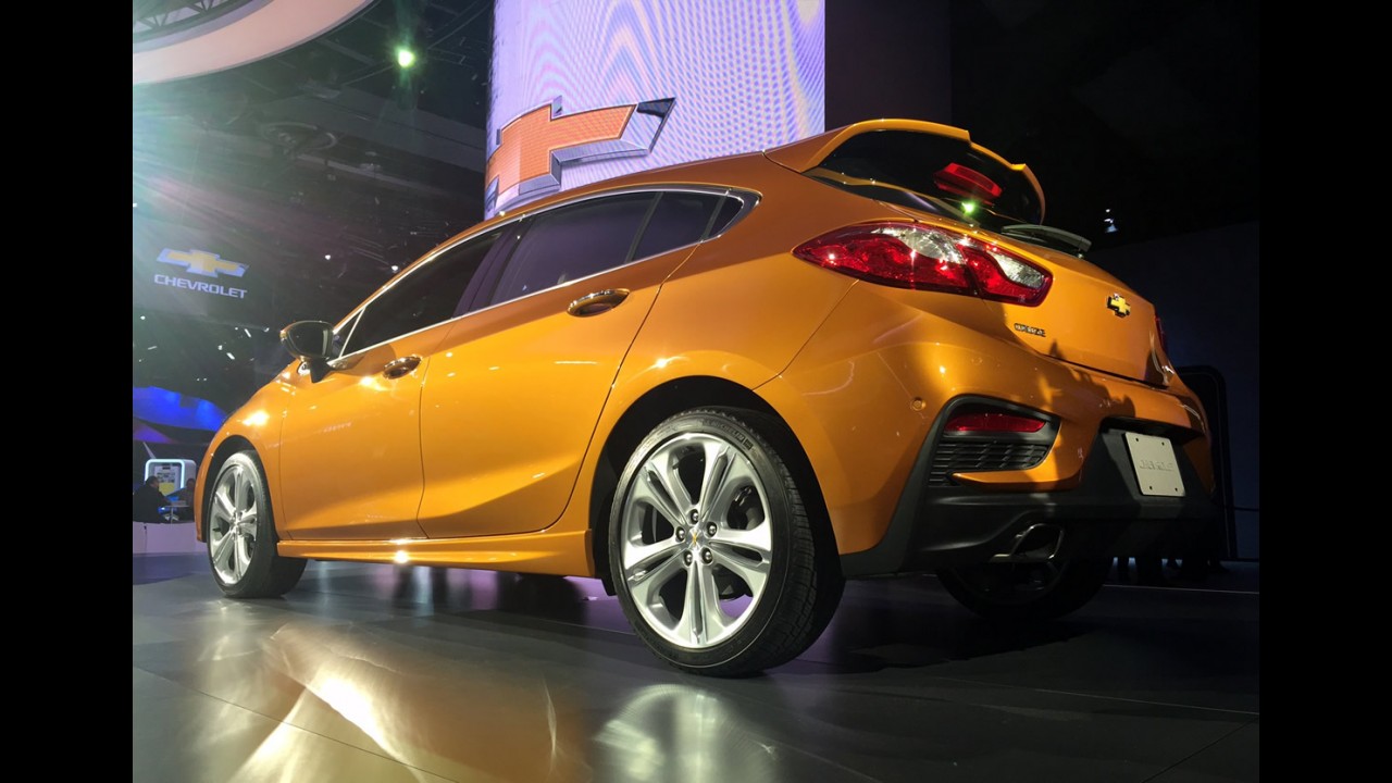 Contato: novo Cruze agrada pelo estilo e espaço, mas interior ainda é simples