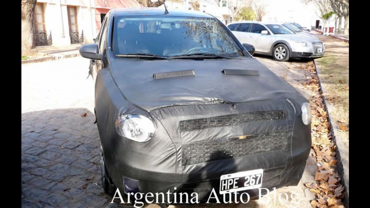 Novo flagra do Chevrolet Agile na Argentina revela o interior - Veja fotos