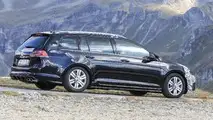 VW Golf R facelift spy photo
