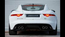Jaguar F-Type Coupé R in pista