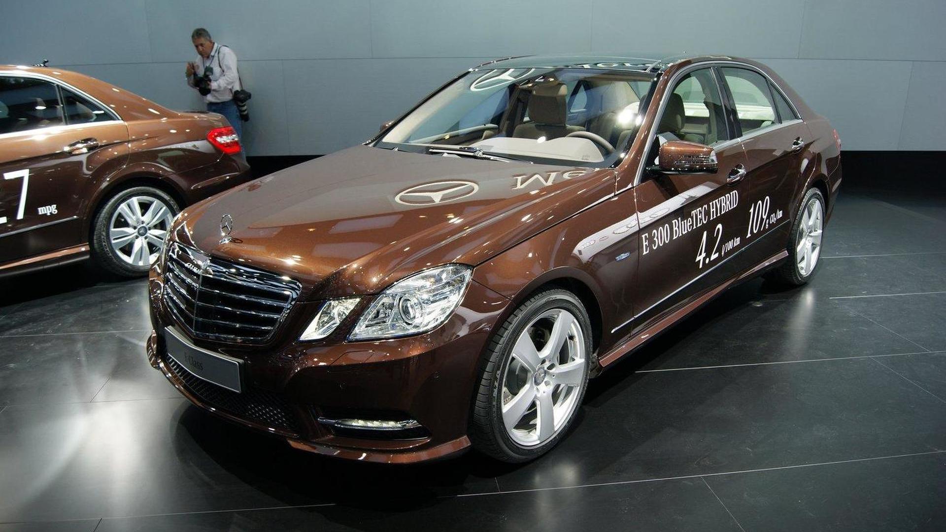 Mercedes Benz Launches Hybrid Offensive With E400 And E300 Bluetec