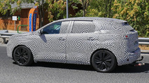 2016 Peugeot 3008 spy photo