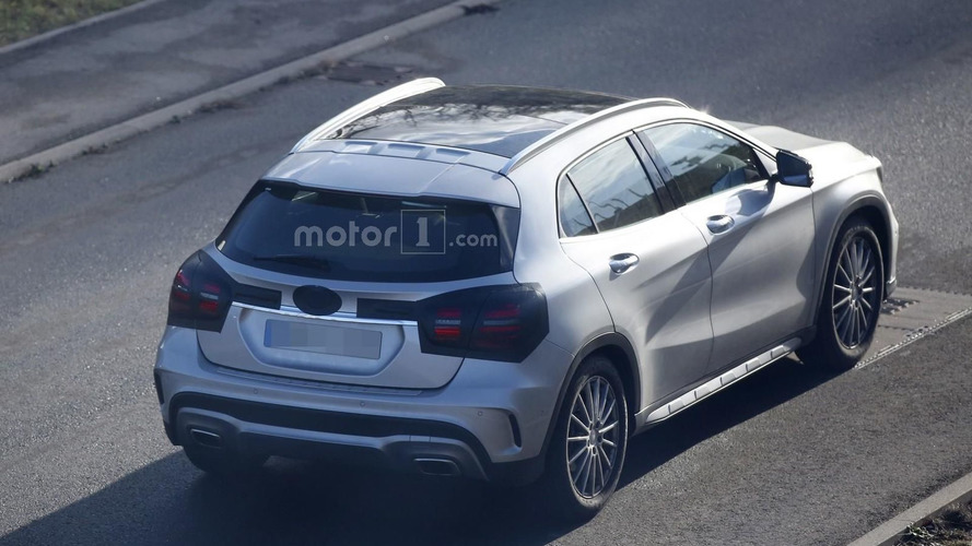 2017 Mercedes GLA casus fotoğrafları