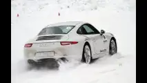 Porsche 911 alla Porsche Sport Driving School Ice 2012