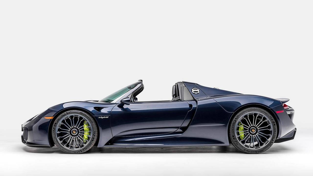 Rain Won T Stop This Porsche 918 Spyder From Hitting 207 Mph