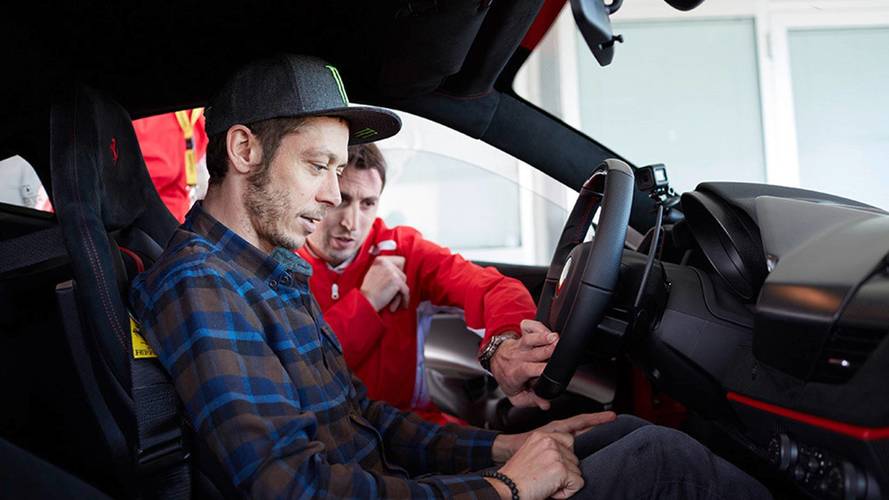 Valentino Rossi a Fiorano sulla Ferrari 488 Pista