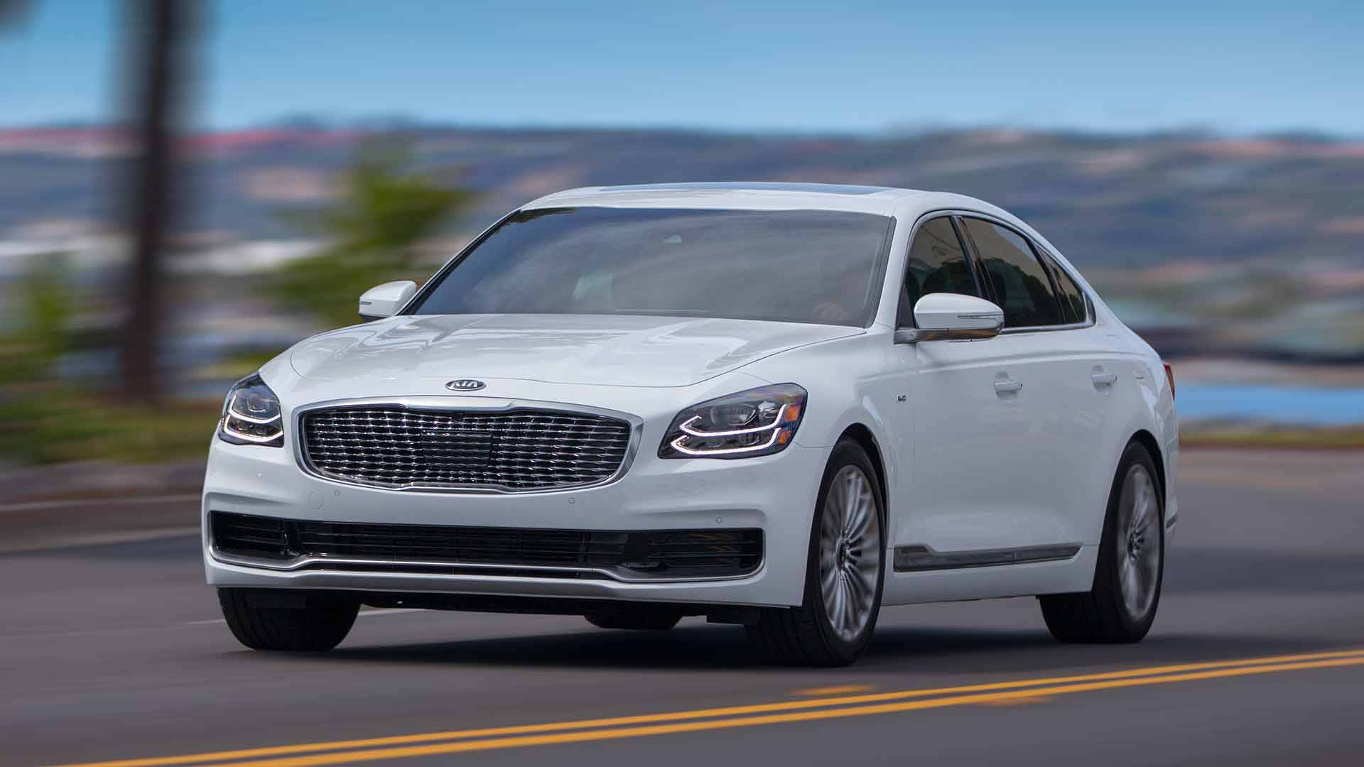 2019-kia-k900.jpg