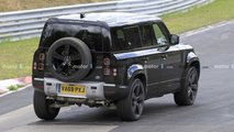 Nouvelle photo d'espion Land Rover Defender V8 (trois-quarts arrière)