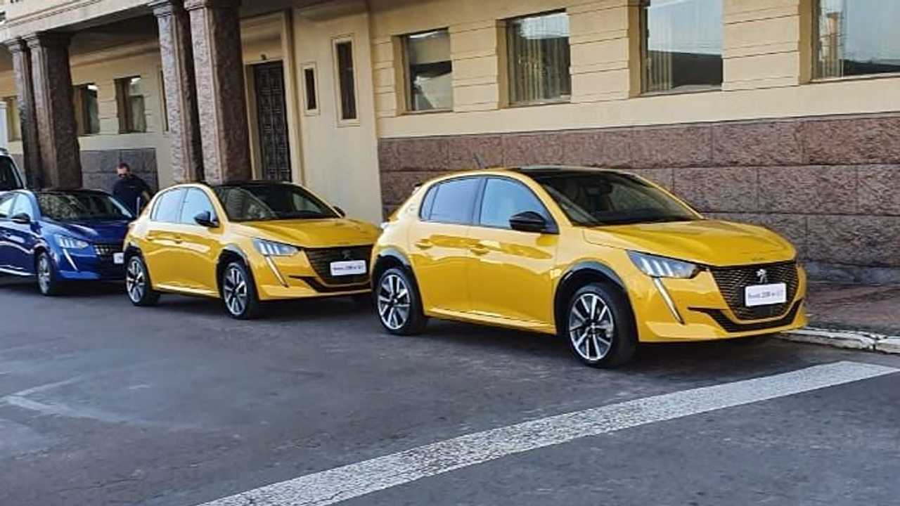 Flagra: Novo Peugeot 208 gravação comercial (BR) - lateral
