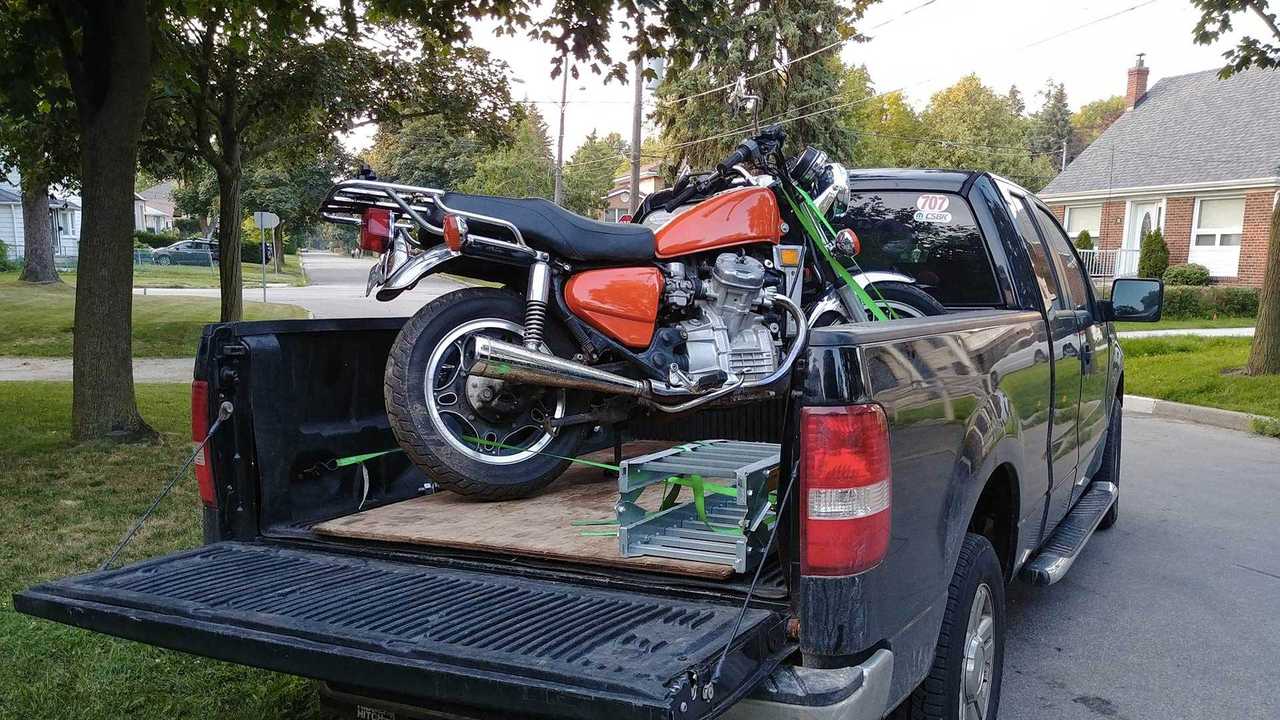 Meet The RideApart Team’s Bikes: Sabrina’s Honda CX500