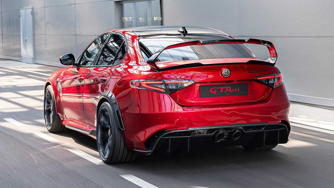 Alfa Romeo GIULIA GTA, régi, új összehasonlítani