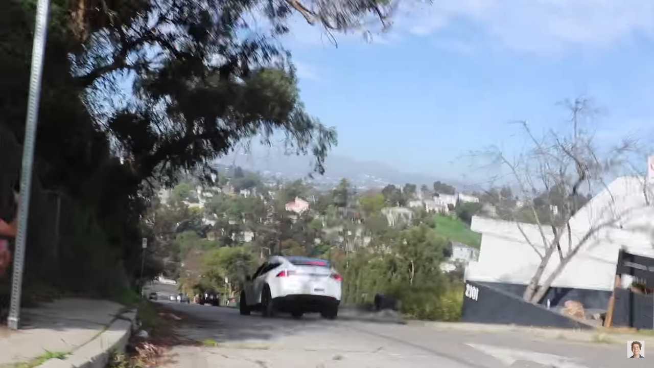 This Gallery Wiill Spare You From Watching A Nonsense Flying Tesla Model X Video