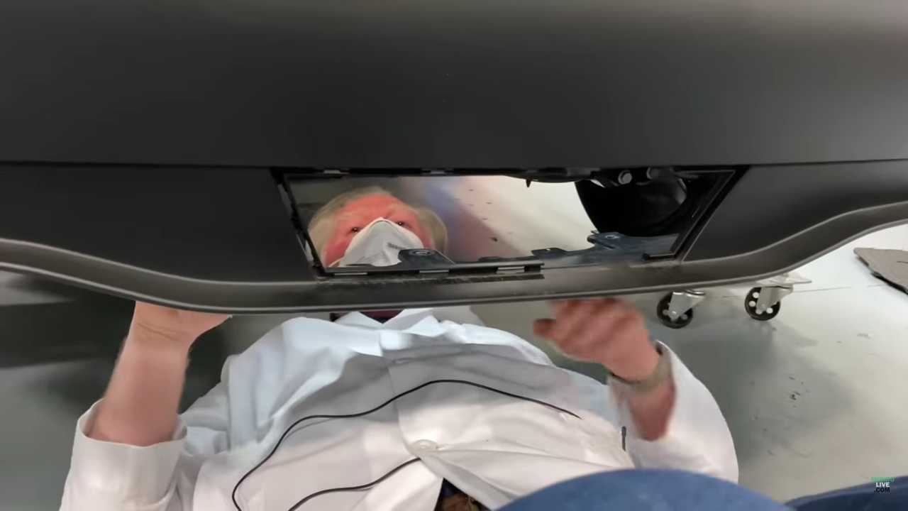 One Month Later, Tesla Model Y Hitch Costs $1,000, But Why Now?