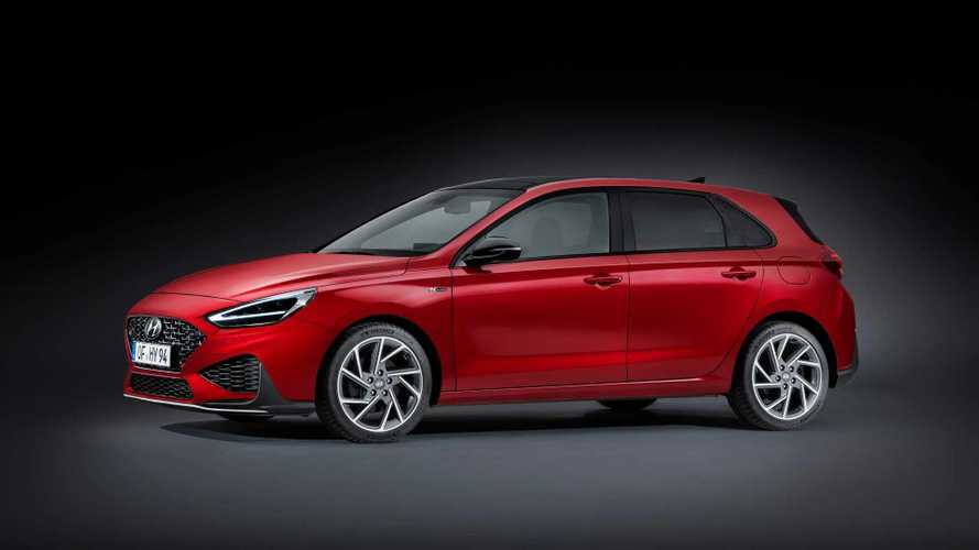 Updated Hyundai i30 hits UK roads with £20,695 starting price