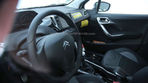 Opel crossover mule spy photo