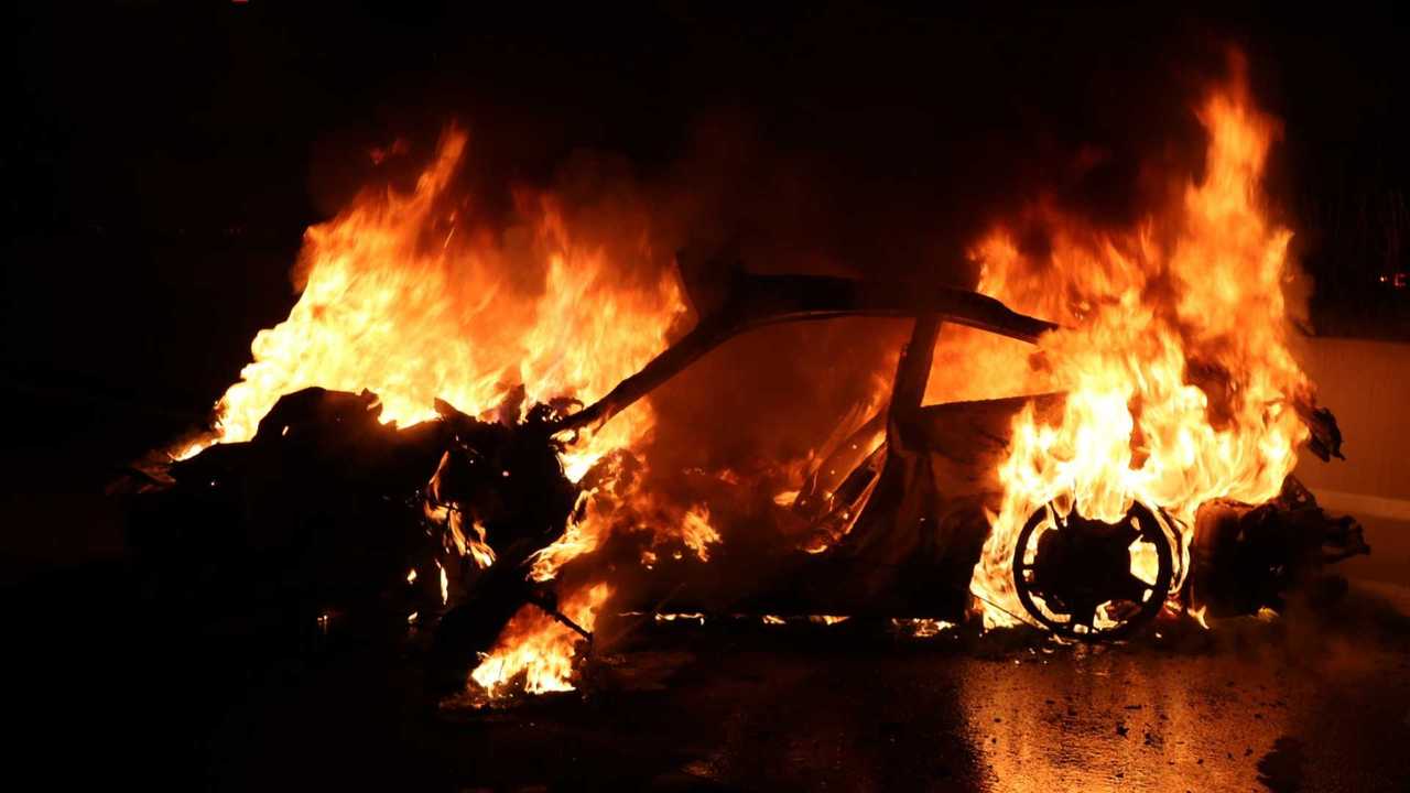 Porsche 911 on fire