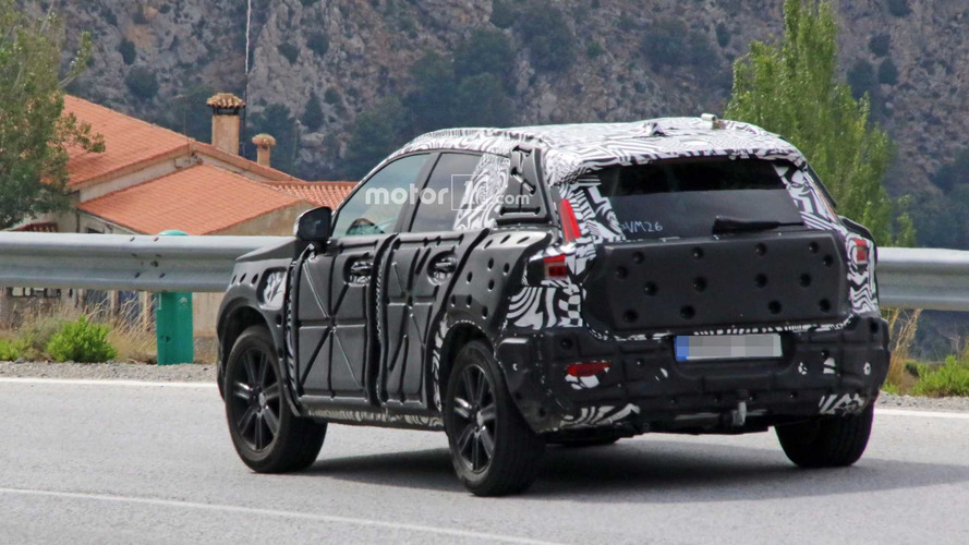 2018 Volvo XC40 spy photo