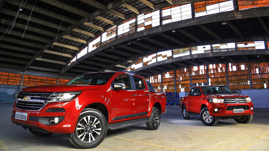 Comparativo - Chevrolet S10 2.5 AT vs. Toyota Hilux 2.7 AT