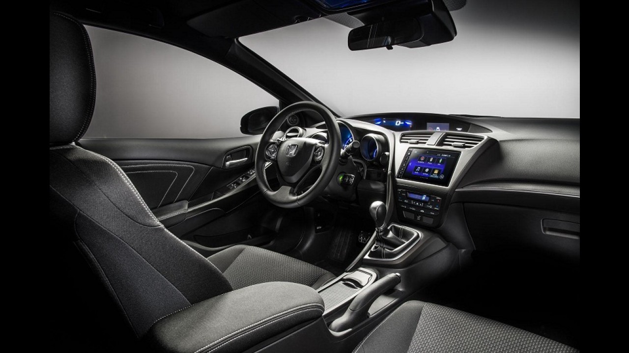 Honda mostra Civic Hatch reestilizado e inédita versão Sport - veja fotos