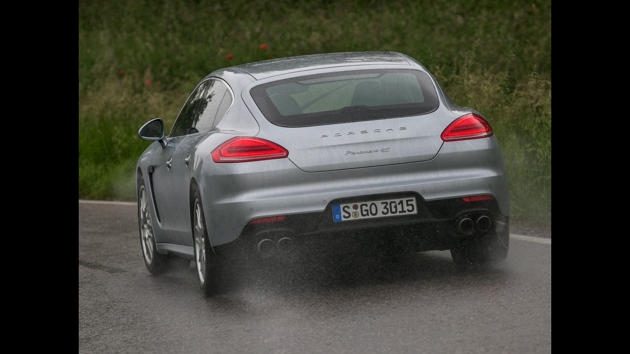 Porsche lança Panamera renovado no Brasil por R$ 489 mil iniciais