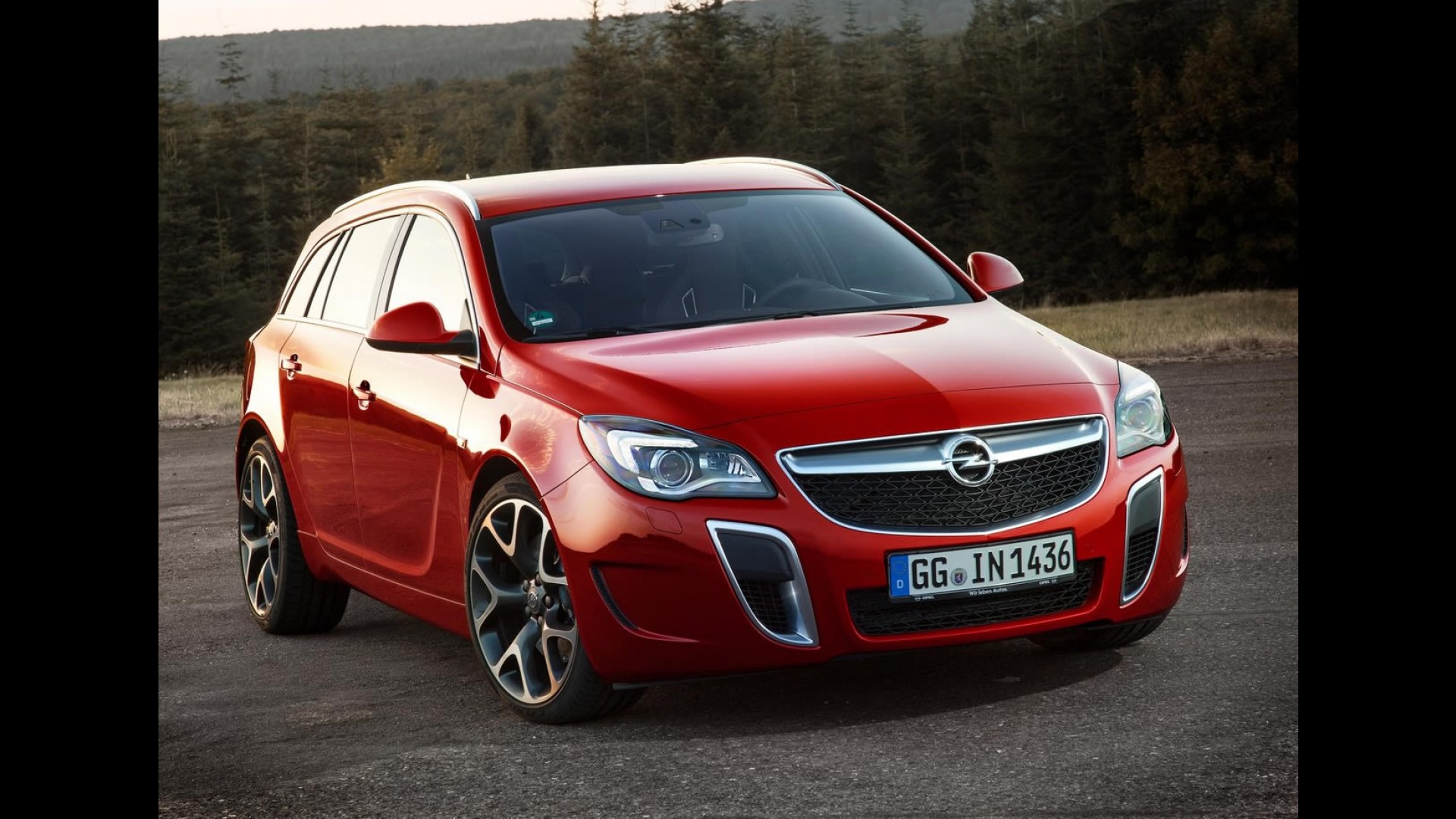Opel Insignia OPC Sports Tourer de 325 cv é o mais potente da marca Opel Insignia OPC Sports Tourer de 325 cv é o mais potente da marca