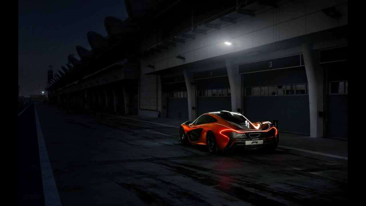 McLaren P1 em belo "ensaio" fotográfico no Bahrein - Veja fotos