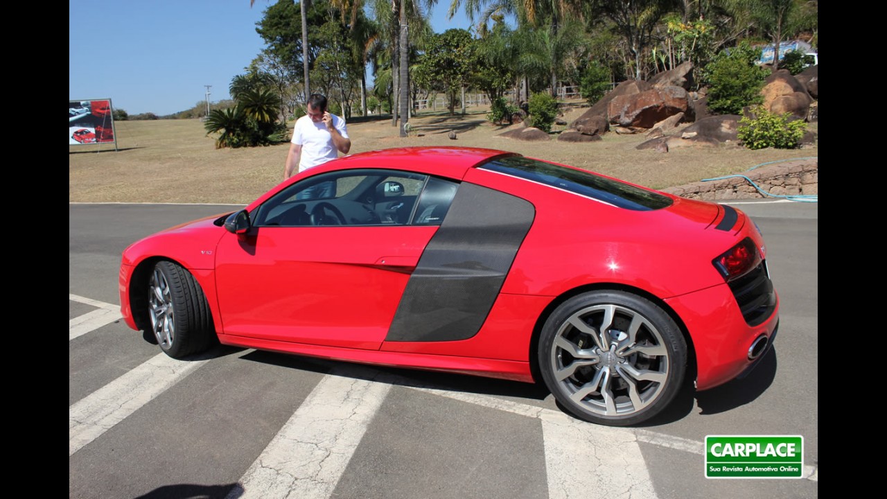 Audi R8 5.2 FSI V10 quattro: Andamos a mais de 200 km/h com o superesportivo