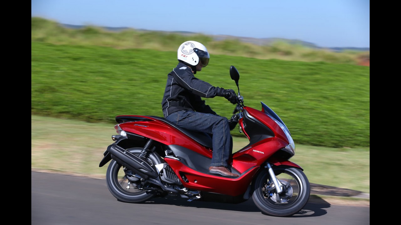 Volta rápida: com start-stop e porte superior, Honda PCX 150 é um novo tipo de scooter