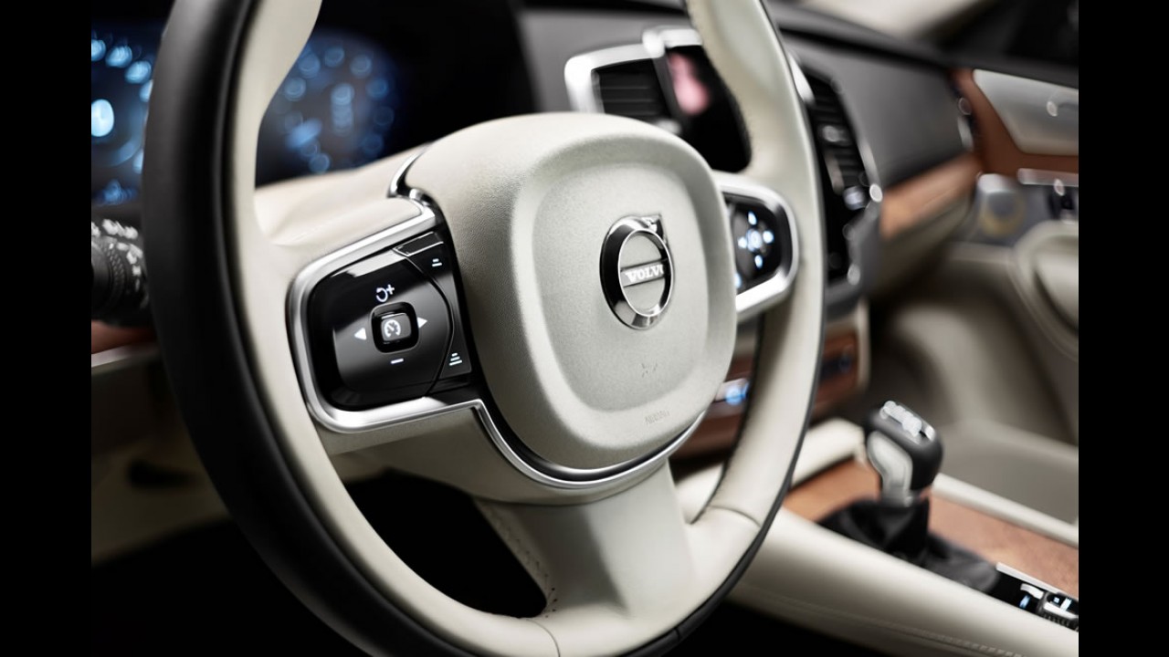 Novo Volvo XC90 terá até 400 cv e promete recorde de baixo consumo e emissões
