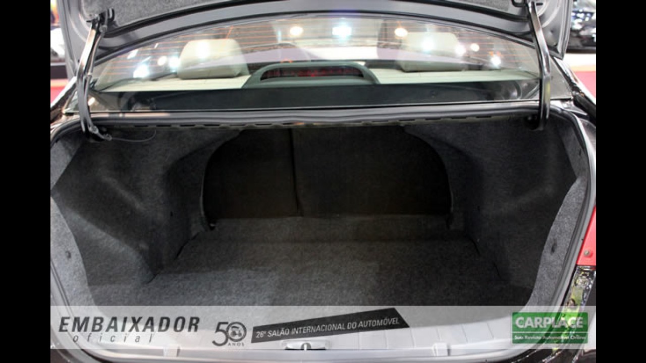 Salão do Automóvel: Sedan JAC J5 chega ao Brasil completo por R$ 53.900
