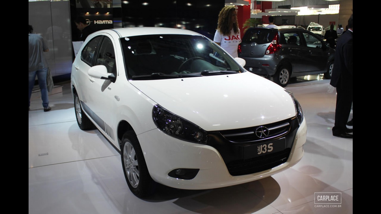 JAC confirma a vinda do sedan J4 e divulga informações sobre futuros lançamentos
