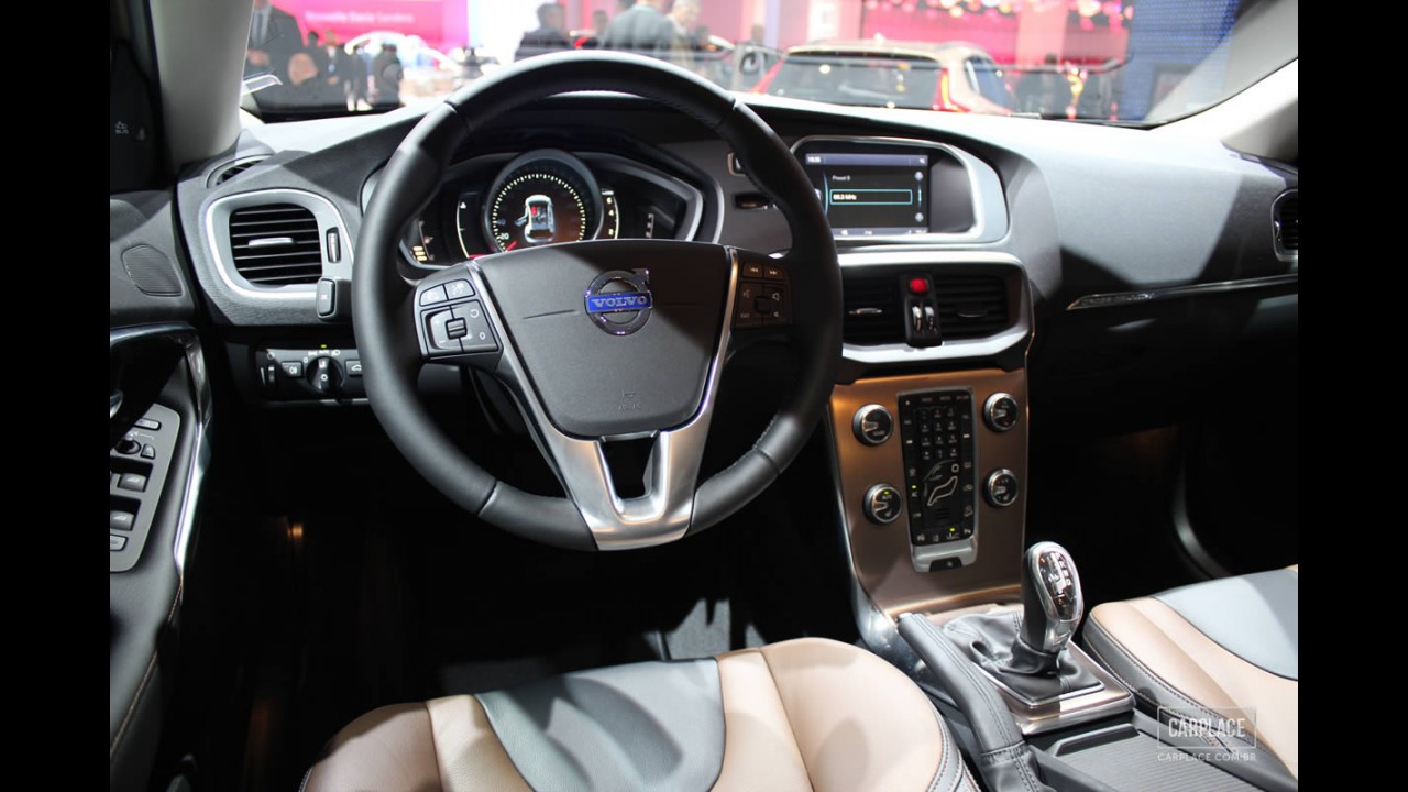 Volvo V40 Cross Country é lançado no Brasil por R$ 141,5 mil