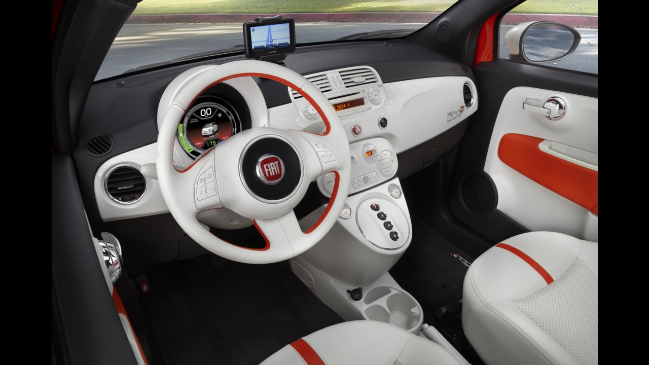 Pré-Salão de Los Angeles: Fiat apresenta compacto 500 em versões elétrica e Abarth conversível