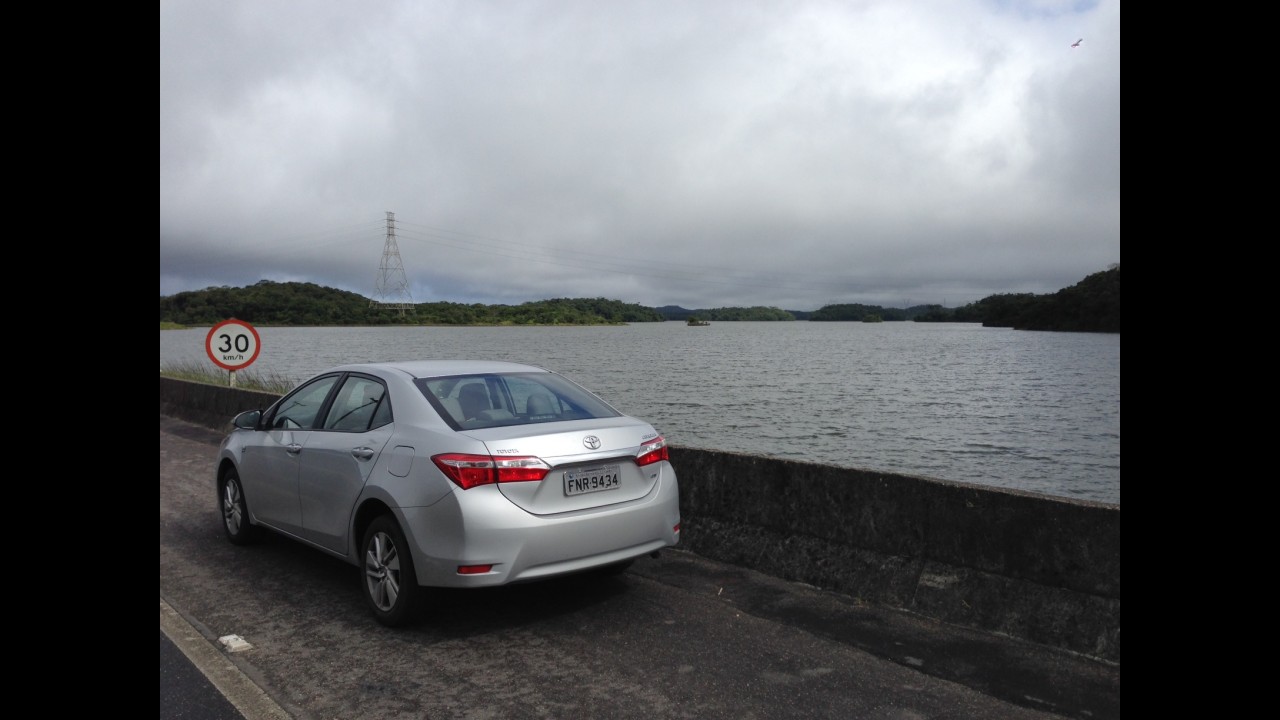 Garagem CARPLACE #2: Corolla 1.8 surpreende e acelera mais rápido que o 2.0