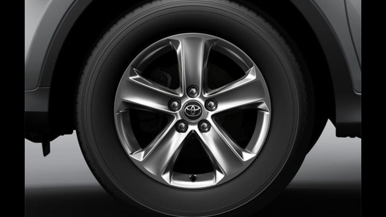 Toyota RAV4 2015 ganha versão Top 4x2 por R$ 123,7 mil
