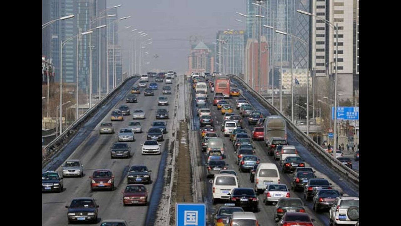 Mundial: China continua no topo e Brasil cai para 6° lugar nas vendas de setembro