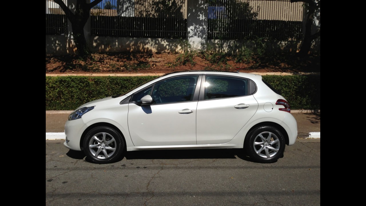Garagem CARPLACE #1: Peugeot 208 Allure 1.5 chega para teste de um mês