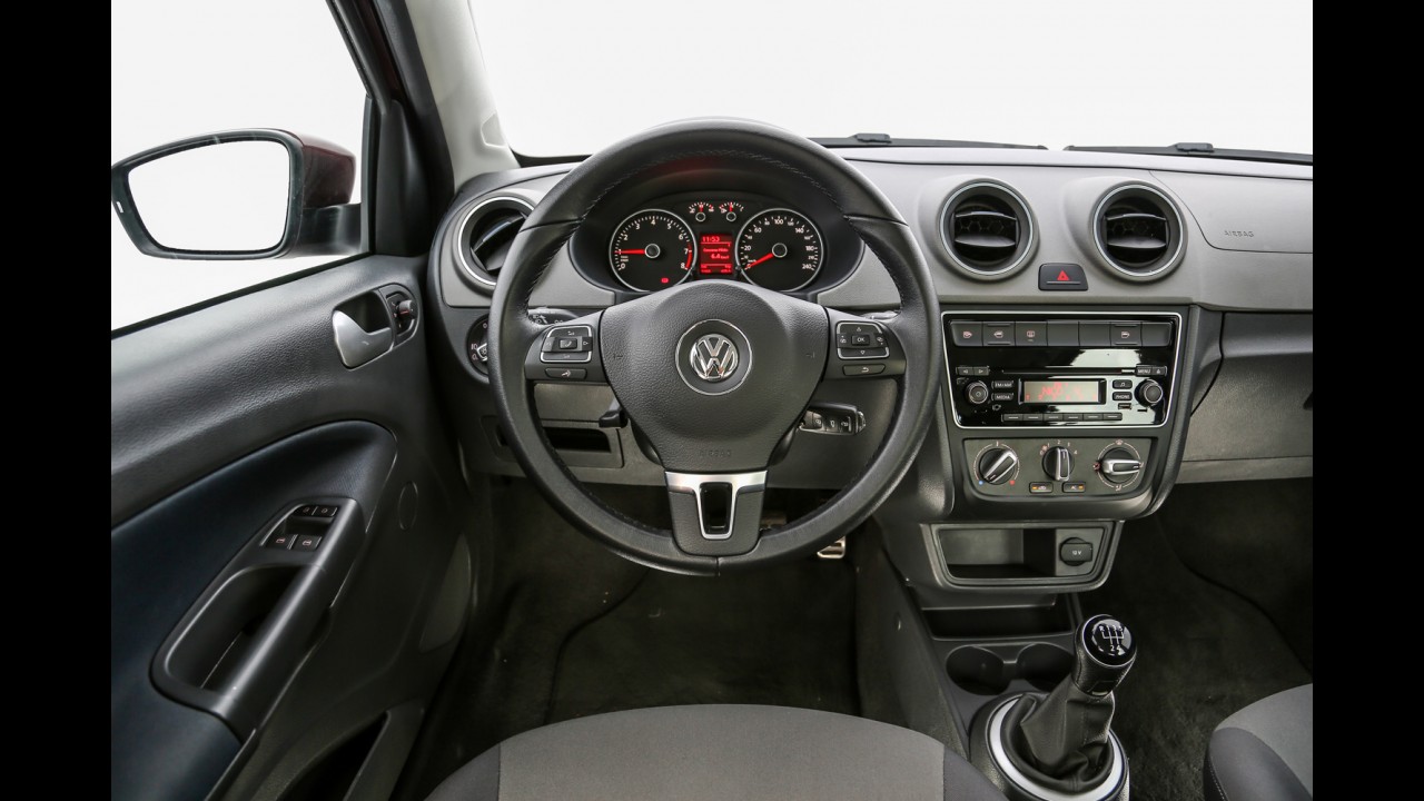 Teste CARPLACE: Palio bateu o Gol nas vendas. E na pista?