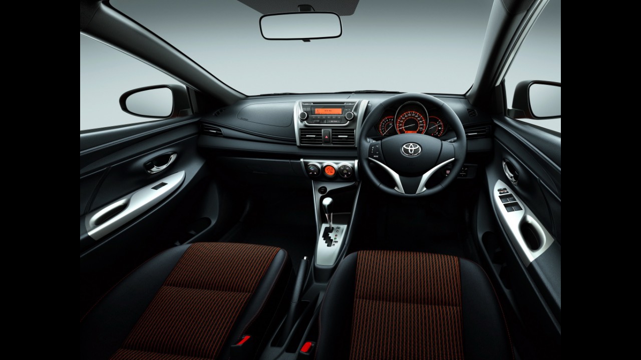 Toyota Yaris pode ser produzido no Brasil para ficar acima do Etios