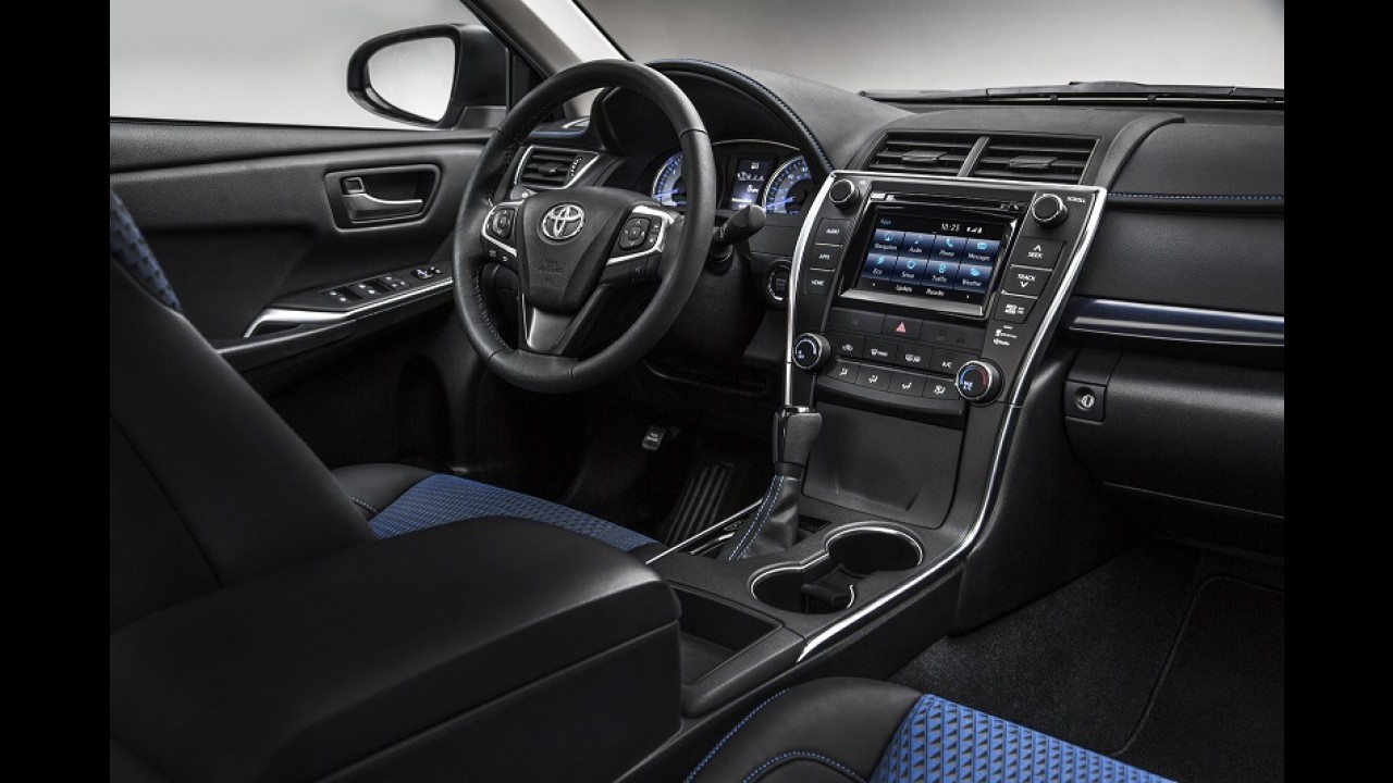 Toyota Corolla e Camry terão séries especiais no Salão de Chicago
